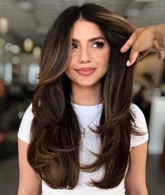 CURTAIN BANG INSPO | 90'S HAIRSTYLE Long Brunette Hair With Layers Straight, Brunette Hair Layers, Straight Brunette Hair, Balayage Straight Hair, Haircut Selfie, Photo Hijab, Brunette Hair With Highlights