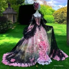 Butterfly Ball Gown, Glamouröse Outfits, My Wedding Dress, Fantasy Dresses, Fashion Drawing Dresses, Fantasy Gowns, Fairytale Dress, Fantasy Dress, Fashion Inspiration Design