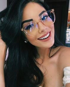 Glasses Trends, Glasses Makeup, Trendy Glasses, Chique Outfits, Cute Sunglasses, Cute Glasses, Fashion Eye Glasses