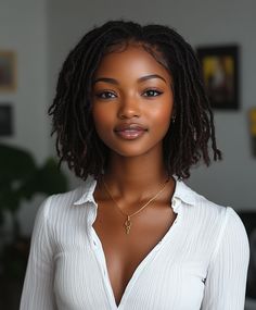 Rusty Orange Hues on Bob-Length Locs for Every Black Woman Locs Bob Hairstyles For Women, Black Women With Locs, Loc Bob, Women With Locs, Bob Length, Hair Colors For Black Women, Colors For Black Women, Red Copper Hair Color, Colored Box Braids