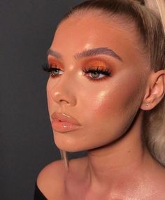 Makeup With Orange Dress, Orange Makeup Looks, Burnt Orange Eyeshadow, Orange Eyeshadow Looks, Thanksgiving Makeup Looks, New Makeup Trends, Thanksgiving Makeup, Fall Eye Makeup, Orange Eye Makeup