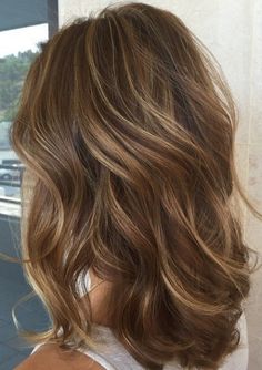 Hair With Highlights And Lowlights, Light Brown Hair With Highlights, Brown Hair With Highlights And Lowlights, The Right Hairstyles, Rambut Brunette, Brown Hair Shades, Hair With Highlights, Brunette Hair With Highlights, Brown Hair With Blonde Highlights