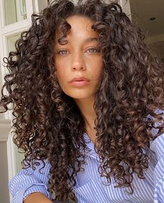 Jayme Jo, Emily Mcintire, Curtain Bangs Curly, Long Curly Haircuts, Bangs Wavy Hair, Natural Curly Hair Cuts, Layered Curly Hair, Curly Hair Photos, Bangs With Medium Hair