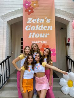 Walking On Sunshine Bid Day, Rush Themes Sorority, Golden Hour Bid Day, Sorority Recruitment Themes, Sunshine Theme, Recruitment Ideas, Phi Sigma Sigma, Friend Pics