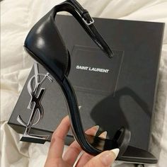 Silver Heel, Ysl Heels, Yves Saint Laurent Shoes, Fashionable Shoes, Outfits To Wear, Beautiful Heels