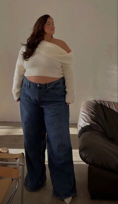 90s Aesthetic Outfit Plus Size, Medium Sized Fashion, Plus Size Museum Outfit, Size 22 Outfits, Plus Size Clean Girl Aesthetic, Fupa Outfits, Plus Size 2000s Fashion, Curvy Aesthetic Outfits, Summer Fits Plus Size