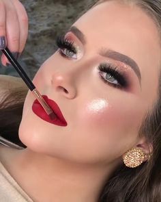 Bridal Makeup Red Lips, Maroon Makeup, Red Lipstick Makeup Looks, Maroon Lipstick, Quinceanera Makeup, Makeup Tips Eyeshadow, Dramatic Wedding Makeup, Red Lips Makeup Look, Soft Eye Makeup