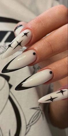 Acrylic Nails Stiletto, Edgy Nails, Makijaż Smokey Eye, Black Nail Designs, Black Nail