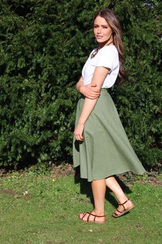 "Simple and chic easy-wear skirt in linen fabric - perfect for elevated casual dressing; melding comfort and ease of wear with a fashionable appearance. This 'Lara' skirt is chic and versatile, to be dressed up or down. The skirt has a fitted flat waistband and flows away from the hips in an A-line shape for lots of swish. ------------------- THE INTERNALS: No lining - the skirt is light and breathable to make the most of the natural qualities of linen (keeps you cool in summer and warm in winte A Line Skirt Midi, East Coast Style, Casual Dressing, Preppy Boho, Elevated Casual, Apron Dress, Flowing Skirt, Linen Skirt, Easy Wear