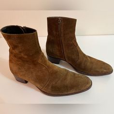 Elevate Your Wardrobe With These Saint Laurent Paris 'Wyatt' Zip Boots In A Gorgeous Brown Suede. Expertly Crafted With A Sleek Chelsea Style Design And Accented With A Unique Zipper Detail, These Boots Are Perfect For Any Fashionable Man. The Outsole And Upper Are Both Made Of High-Quality Suede Material And The Boots Feature A Convenient Zip Closure. The Boots Are A Size 41 Euro And Fit A Us Shoe Size Of 8.5. Add A Touch Of Luxury To Your Footwear Collection With These Beautiful Saint Laurent Saint Laurent Paris, Saint Laurent Shoes, Footwear Collection, Suede Material, Zipper Detail, Brown Suede, Style Design, Chelsea, Saint Laurent