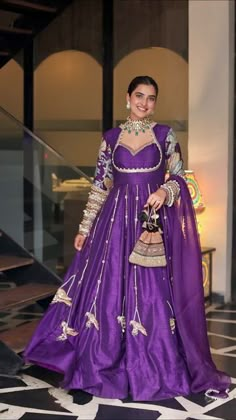 Anarkali Suits Latest Design, Jewellery With Anarkali Suit, Deginer Dress For Wedding, Trending Anarkali Suits, Engagement Anarkali Suits, Indian Designer Outfits Weddings, Anarkali Look For Wedding, Back Design For Dress, Indian Dresses To Wear To A Wedding