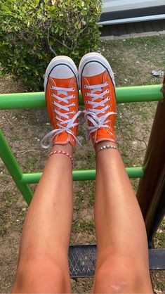 #converse #orange #hippie Colourful Converse Outfit, Converse Orange, Orange Converse, Hippie Aesthetic