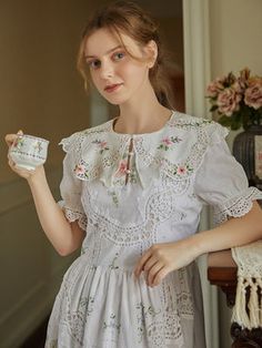 Robe Cosette Chic Woman, E Commerce, The Modern, Vintage Dresses, Forever 21, Wedding Dresses, Closet, Dresses, How To Wear