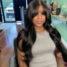 curtain bangs, black woman Middle Part Styles Black Women, Curtain Bangs Closure, Layered Closure Wig, Curly Hair Extensions Hairstyles, Closure Quick Weave Hairstyles, Frontal Wig Hairstyles, Sew In Hairstyles, Birthday Hairstyles, Mode Zara