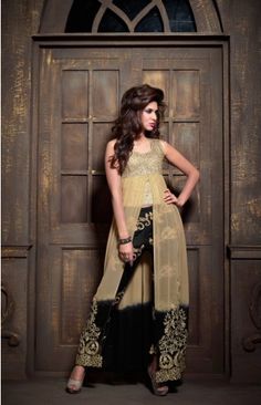 STEP UP THE HEAT IN THIS MAISHA SUIT THAT HAS A SLEEK AND MODERN LOOK. Black Salwar Kameez, Buy Designer Sarees Online, Celana Fashion, Indian Anarkali, Straight Suit, Asian Designers, Designer Salwar Suits, Designer Sarees Online, Black Embroidery