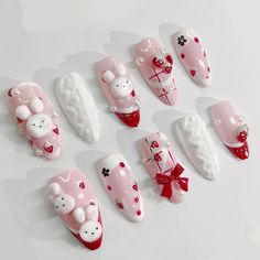 Something festive 🧚‍♀️✨ Korean Christmas Nails, Nails Noel, Holiday Nails Christmas, December Nails, Manicure Y Pedicure, Nails Inspo, Best Acrylic Nails, Holiday Nails