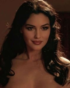 Instagram | Beauty girl, Beauty, Hair beauty Stile Blair Waldorf, Dark Feminine Aesthetic, Monica Bellucci, Feminine Aesthetic, Pretty Makeup, Aesthetic Makeup, Dark Hair, Pretty Face, Aesthetic Girl