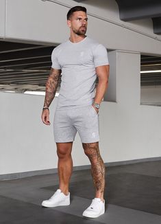 Product Details Men's T-shirt Slim fit Short sleeves Crew neck Embroidered Gym King logo on chest Size and Fit Model is wearing: Size Medium Model's height: 5'11" Care and Material Machine wash at 30°C. 95% Cotton, 5% Elastane. Style Code: SST-F24E5 Gym Outfit Men, Fleece Shorts, Slim Fit Shorts, Jersey Tee, Gym Wear, Gym Outfit, Men's Shorts, Jersey Shorts, Men's Clothing