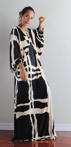 Cream Maxi Dress, Funky Dresses, Mode Casual, Maxi Robes, Long Sleeve Maxi, Maxi Dress With Sleeves, Mode Inspiration, Long Sleeve Maxi Dress, African Fashion