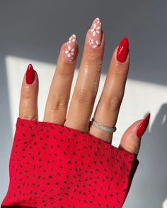 Red Acrylic Nails, Colorful Nails, Almond Nails Designs, Almond Acrylic Nails, Red Nail, Manicure Y Pedicure, Floral Nails, Chic Nails, Short Acrylic Nails