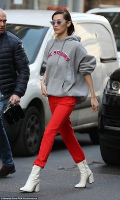 Bella Hadid Street Style, Sport Luxe, Sport Chic Style, Model Street Style, Sports Luxe, Red Pants