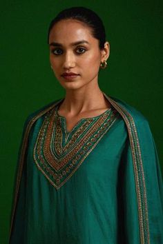 Shop for Nishar Ahmed Green Habutai Silk Embroidered Straight Kurta Pant Set for Women Online at Aza Fashions Elegant Green Kurta With Embroidered Border, Green Ceremonial Dupatta, Sheer Dupatta, Kurta Pant Set, Straight Kurta, Embroidered Details, Kurta With Pants, Silk Dupatta, Sea Green