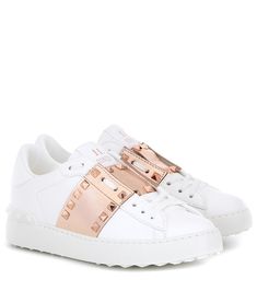 Valentino Rockstud Sneakers, Valentino Sneakers, Valentino Garavani Shoes, Valentino Rockstud, Valentino Shoes, Design Fashion, White Sneakers, Sneakers White, Leather Sneakers