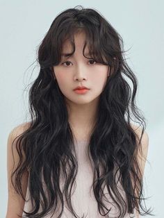 Korean Wavy Hair, Korean Bangs Hairstyle, Korean Bangs, Bangs Wavy Hair, Wavy Bangs, Bangs Ponytail, Layered Haircuts With Bangs, Bangs Hairstyles, Wavy Haircuts