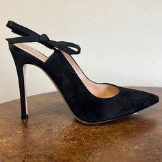 Brand New With Tags Gianvito Rossi 3 Inch Heels. Chic Black Heels For Cocktail, Chic Black Heels With Leather Sole, Black Almond Toe Heels For Gala, Rossi Shoes, Point Shoes, 3 Inch Heels, Gianvito Rossi, Shoes Black, Black Suede