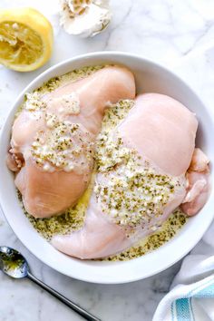 THE BEST Greek Chicken Marinade Recipe | foodiecrush.com Best Greek Chicken Marinade, Best Greek Chicken, Greek Chicken Marinade, Easy Chicken Marinade, Greek Yogurt Chicken, Biscuits Diététiques, Yogurt Chicken, Greek Chicken Recipes, Chicken Marinade Recipes