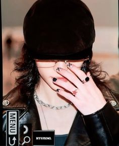 Hyunjin nails Concert Nails, Drama Queens, Press Photo, Airport Style