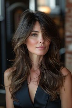 Hide Widows Peak Women, Winter Brunette, Long Layered Hair, Fall Color, Brunette Hair, Great Hair