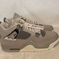 Nike Must Have Frozen Jordan 4 Must Have In Rotation Size Men 10.5 Nike Shoes Jordan, Zapatillas Jordan Retro, Frozen Moments, Nike Shoes Women Fashion, Pretty Sneakers, Jordan 4s, Trendy Shoes Sneakers, Preppy Shoes, Nike Fashion Shoes