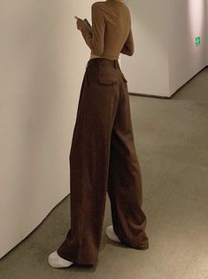 Straight Wide Leg Pants, Dama Dresses, Casual Pants Style, Outfits Retro, Casual Sundress, Vintage Flare, Long Dress Casual, Wide Leg Linen Pants, Brown Pants