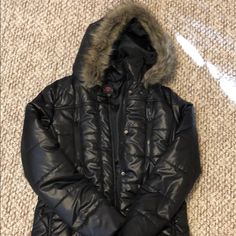 Unworn Fur Trim Un-Detachable Fitted Black Puffer Jacket With Faux Fur Lining, Fur Jacket, Fur Trim, Puffer Jacket, Faux Fur, Puffer, Jackets & Coats, Jackets For Women, Trim