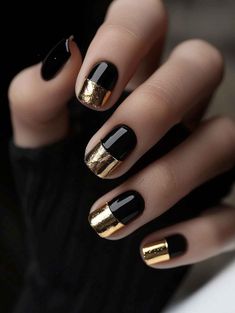 Gold and Black Nails Designs and Variations to Evoke Wealth and Sophistication - The Mood Guide Gold Chrome Almond Nails, Chrome Almond Nails, Basic Nail Art, Chrome Almond