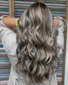 3 pilzblonde highlights blondierung ideen und inspiration haarfarbe Balayage Hair Brunette With Blonde, Blonde And Brown Hair, Mushroom Blonde, Mama Hair, Mushroom Color, Summer Blonde, Cute Hair Colors