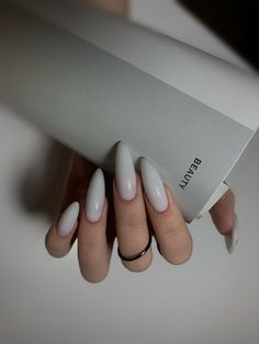 Highlight Nails Instagram, Nail Asthetic Pics, Nail Photo Ideas Instagram, Spring Gel Nails, Oval Shaped Nails, Fall Nail Trends, Spring Nail Trends, Nail Pictures, Nail Services