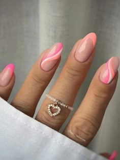 Discover 20+ Cute Summer Nails You Need to Try to Be That Girl! From summery nails perfect for a cruise to beachy nails that capture the essence of the season, this collection has it all. Embrace colourful nails and colorful nails for a vibrant look, or opt for simple gel nails and classy acrylic nails for an elegant touch. Even with broken nails, these designs will keep you looking fabulous all summer long! Simple Gel Nails, Casual Nails, Cute Gel Nails, Short Acrylic Nails Designs, Pink Acrylic Nails