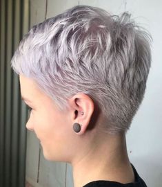 Pixie Cut For Fine Hair, Crown Layers, Pixie Cuts For Fine Hair, Cuts For Fine Hair, Fair Complexion, Baby Bangs, Hair Blond, Short Blonde Haircuts, Short Grey Hair