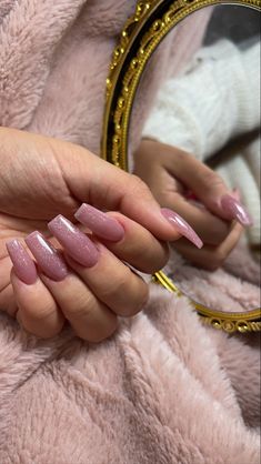 Nails Shiny Glitter, Pink Nails Girly, Gel Nails Glitter Ideas, Nail Inspo Girly, Pink Nails Shiny, Long Nails With Glitter, Acrylic Nails Pink Glitter, Pink Nails Ideas Glitter, Pink Glitter Nail Ideas