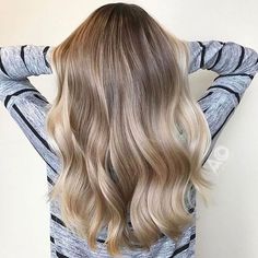 Champagne Is the Latest Color Hair We're Crazy For Blonde Ombre Hair, Ombre Hair Color, Long Blonde