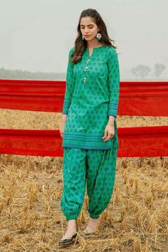 Traditional Kurtis For Women, Women Salwar Suit Design Cotton, Heram Pants Women Outfit, Afghani Suits Salwar Kameez, Afgani Suits Design, Afghani Pants Woman, Simple Indian Suits Cotton