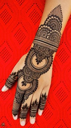 henna tattoo design on the hand