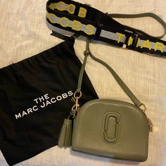 Marc Jacobs Shutter Crossbody Bag. Never Worn, Like New. Includes Dirt Bag. Logo Strap Sold Apart $85.00 Green Crossbody Bag With Logo Strap, Bags Marc Jacobs, Bag Logo, Marc Jacobs Bag, Marc Jacobs, Crossbody Bag, Bag Lady, Like New, ? Logo