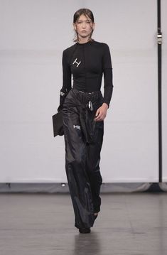 Utility Fashion, Heliot Emil, Versace Fashion, Futuristic Fashion, Fashion Now, Fashion Inspiration Design, Casual Winter Outfits, Fashion Design Clothes, Fashion 2020