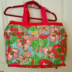 Nwt Absolutely Stunning Lilly Pulitzer Beach Cooler Comes With Long Adjustable Strap! Lilly Pulitzer Backpack, Beach Cooler, Bermuda Bags, Insulated Backpack, Carryon Bag, Picnic Tote, Large Beach Bags, Floral Clutches, Bamboo Bag