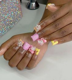 Yellow Duck Nails, Duck Nails With Charms, Yellow Hello Kitty, Nails With Charms, Kitty Nails, Weak Nails, Hard Nails, Duck Nails, Gel Nails Diy