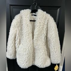 Zara Woman Faux Fur Hooded Fuzzzy Warm Cozy Jacket Size Xl Never Used. Winter White Cozy Outerwear For Winter, Cozy Winter White Outerwear For Winter, Cozy Winter White Outerwear, White Winter Outerwear With Faux Fur Lining, Spring Cozy Fur Coat With Faux Fur Lining, Cozy Spring Fur Coat With Faux Fur Lining, Cozy Hooded Winter White Outerwear, Cream Long Sleeve Casual Fur Coat, Casual Long Sleeve Cream Fur Coat