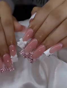 Latina Nails Medium, Latinas Nails, Pink Gem Nails Rhinestones, Nail Inspo Gems, Nail Inspo Latina, Square Nails With Rhinestones, Nails Gems, Nails After Acrylics